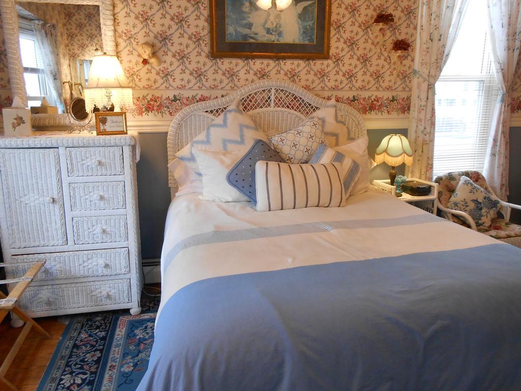 Angel Of The Sea Bed And Breakfast Cape May Pokoj fotografie